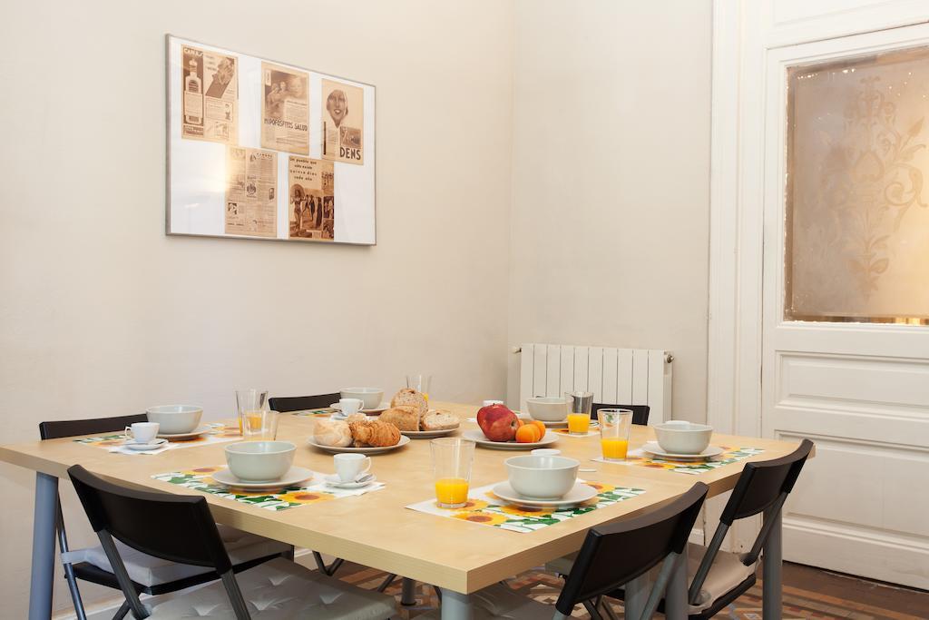 Modernist Apartment Barcelona Room photo