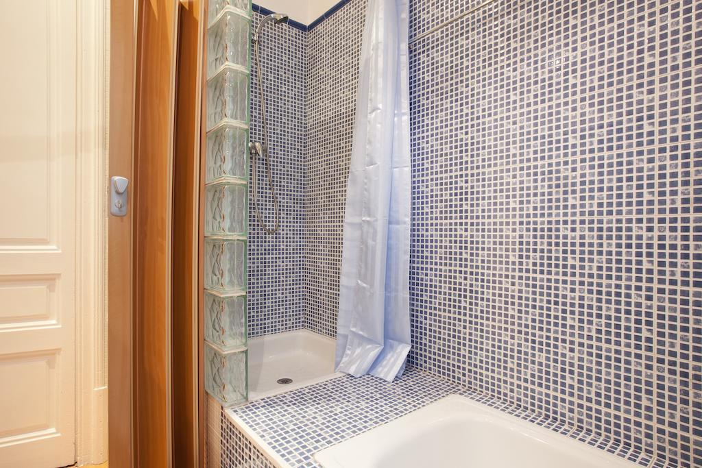 Modernist Apartment Barcelona Room photo