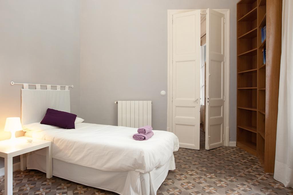 Modernist Apartment Barcelona Room photo