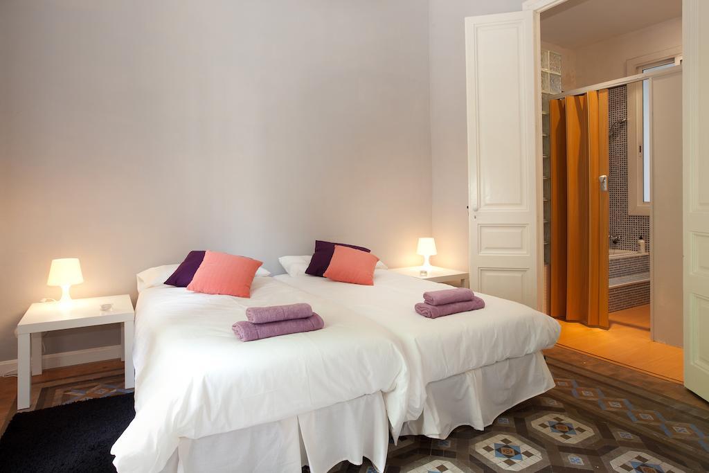 Modernist Apartment Barcelona Room photo